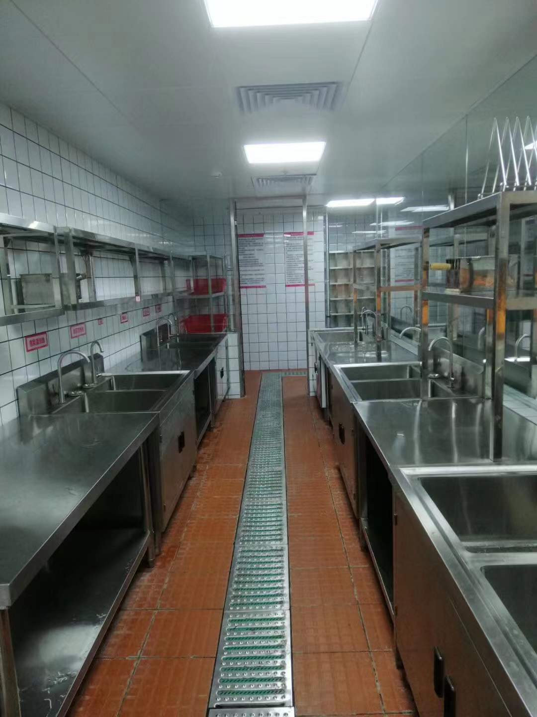 150人单位食堂厨房工程如何配置厨房设备及报价预算？